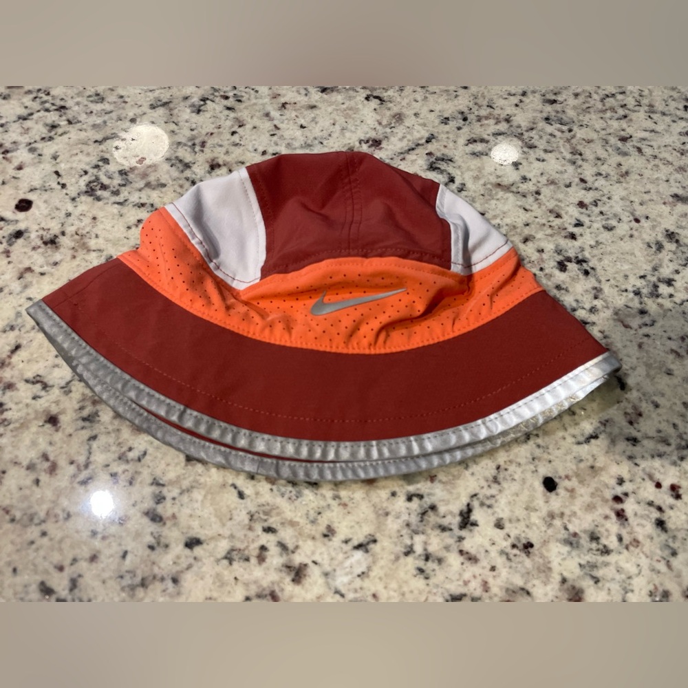 Nike Reflective Colorblock Bucket Hat – Adjustable Sun Cap